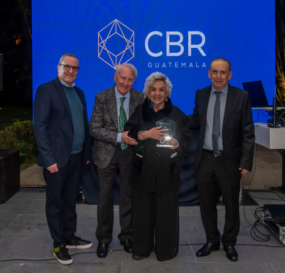 CBR Guatemala reconoce la trayectoria y compromiso de sus asociados con el programa “CBR Loyalty”