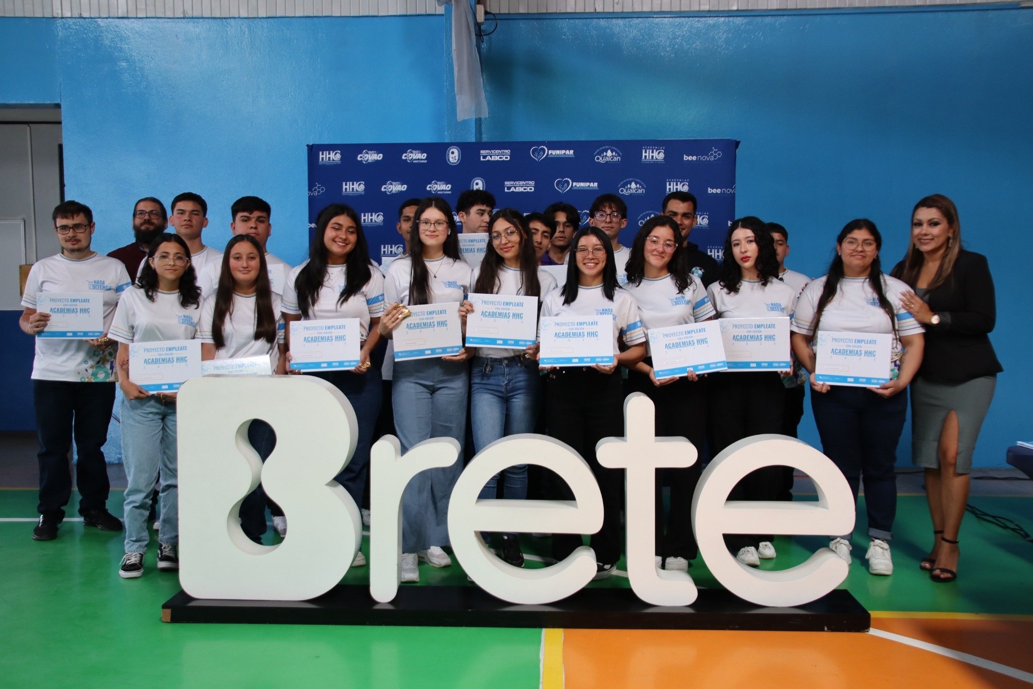 130 jóvenes cartagineses se graduaron en especializaciones técnicas con alta demanda laboral