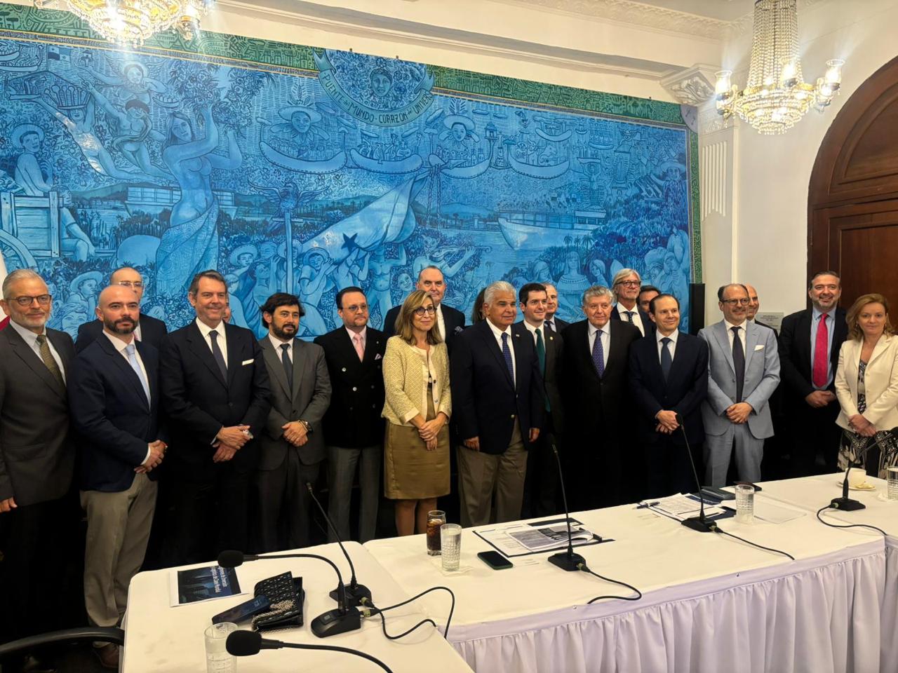 CEAPI refuerza lazos con Panamá y se reúne con el presidente Mulino, el ministro de Comercio y el embajador de España