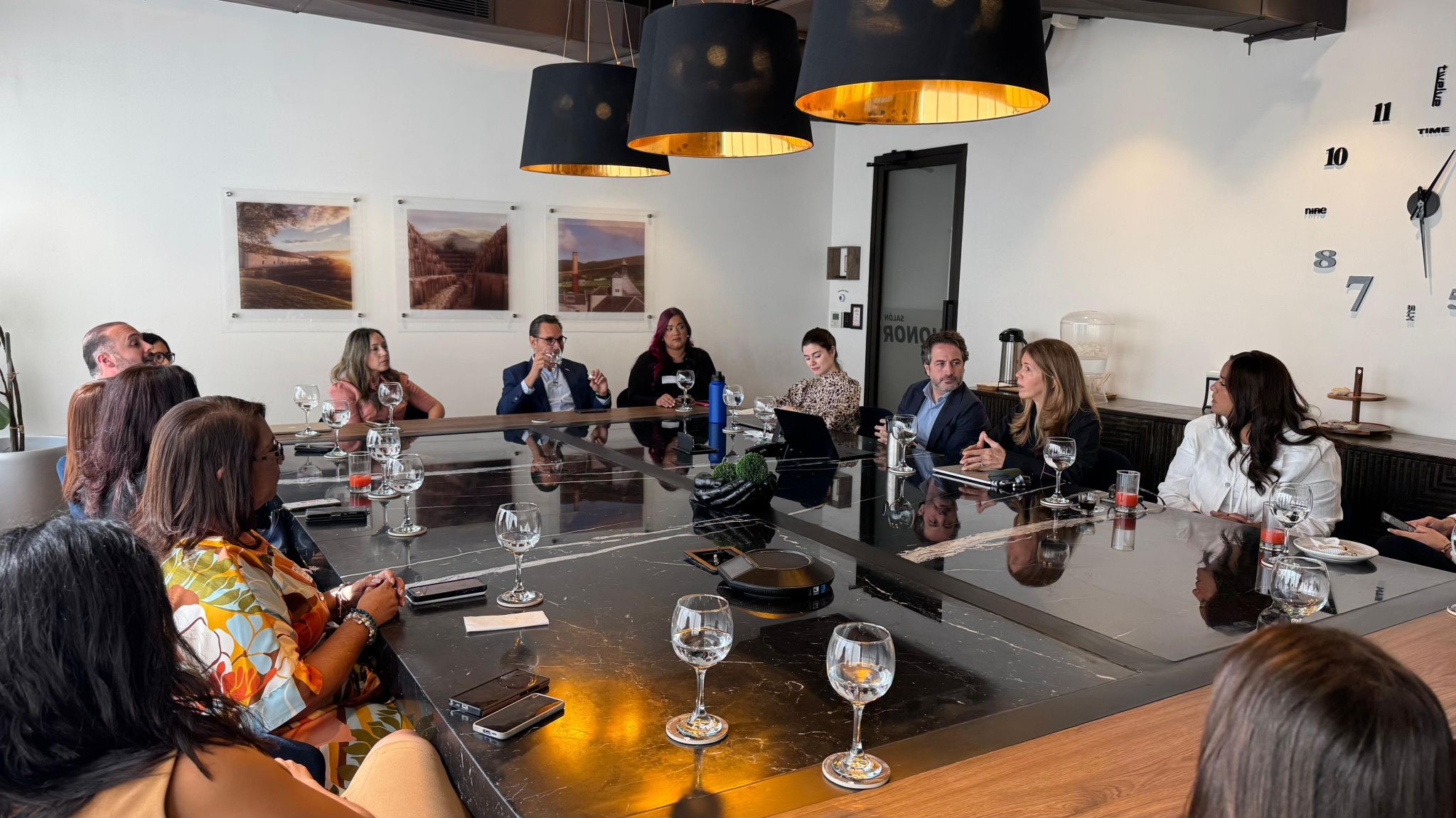 Engage realizó conversatorio sobre “El valor de la reputación”