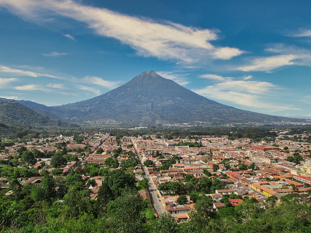 BCIE aprueba cooperación por US$50 mil para identificar alternativas de transporte entre el aeropuerto La Aurora y Antigua Guatemala