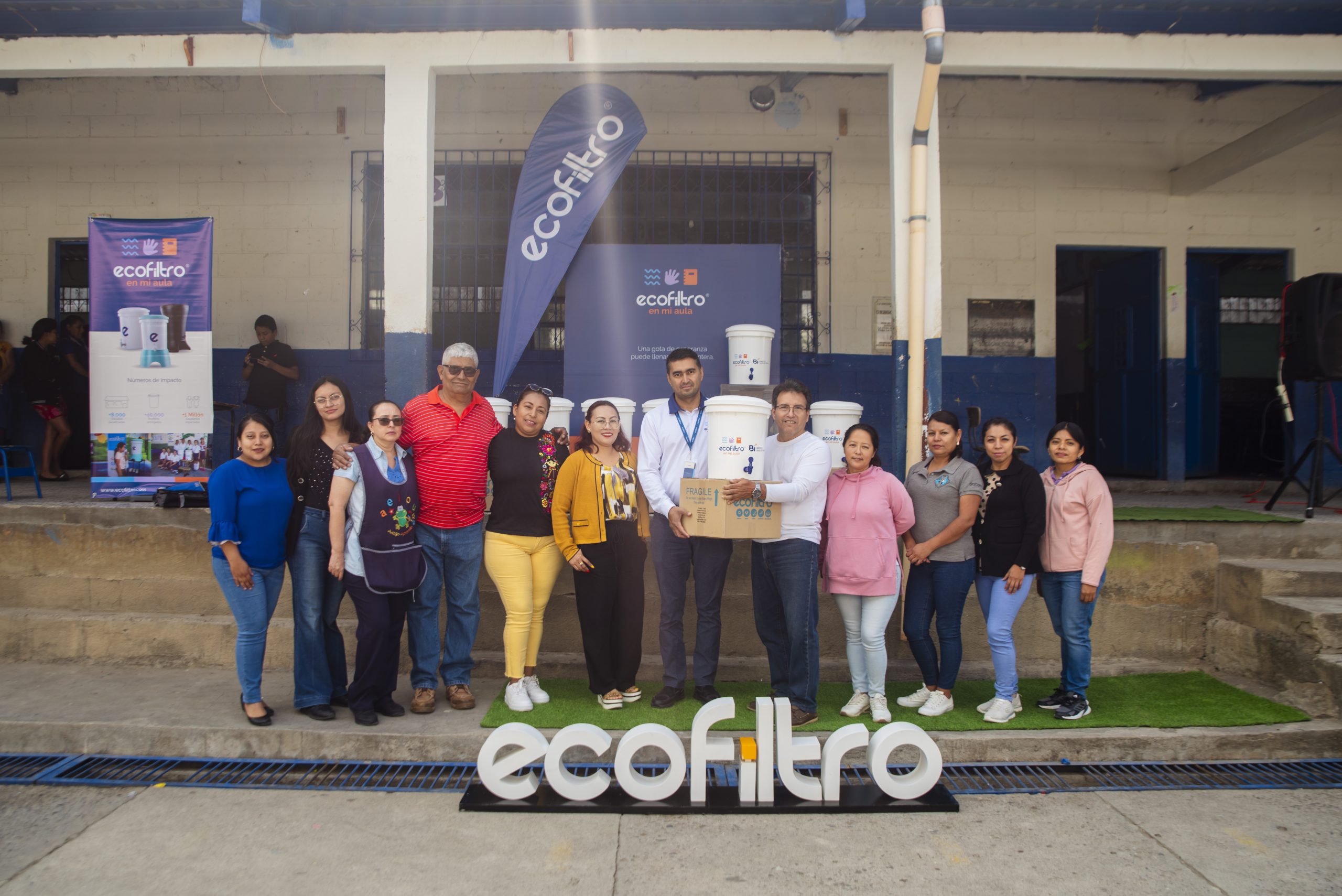 Banco Industrial dona 1000 ecofiltros a escuelas de Guatemala