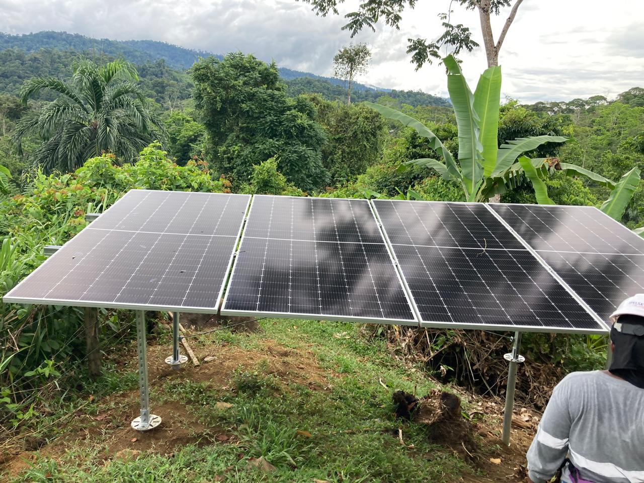 Panamá: Comunidades de Changuinola y Almirante reciben energía eléctrica  por primera vez