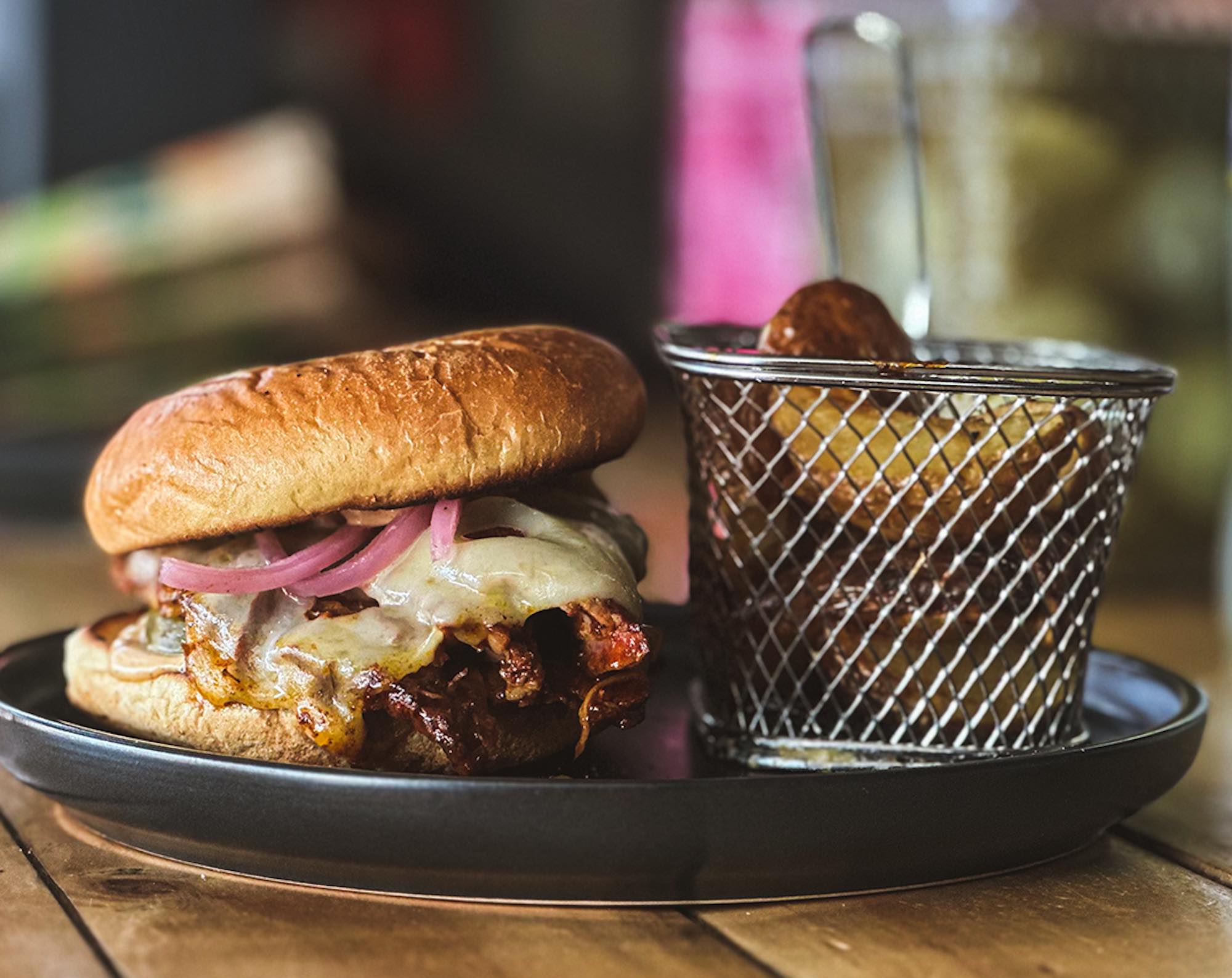 Pitmasters enciende el fuego del BBQ ahumado en Guanacaste