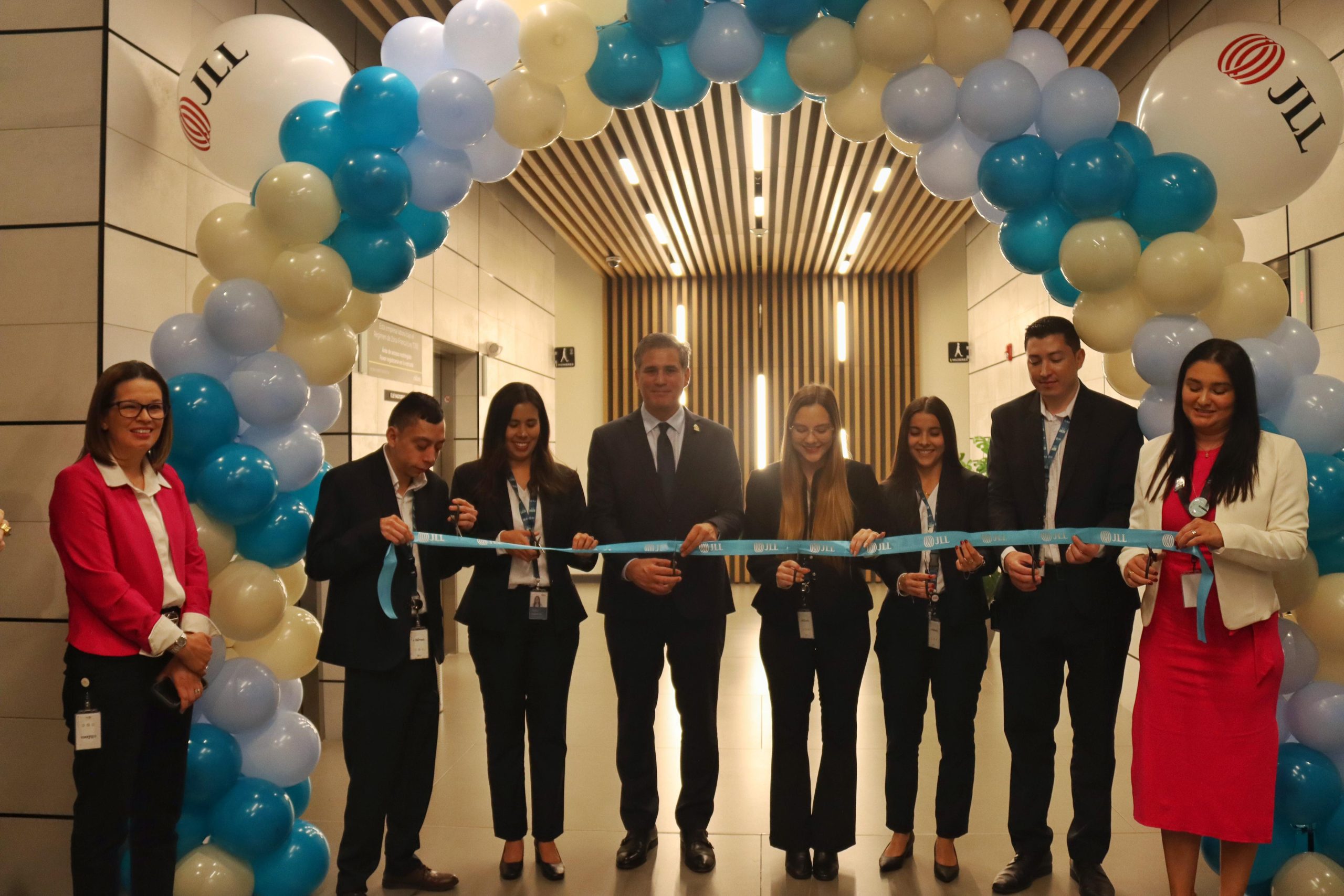 JLL inaugura nueva fase de crecimiento en Costa Rica y refuerza su compromiso con el talento y el desarrollo inmobiliario