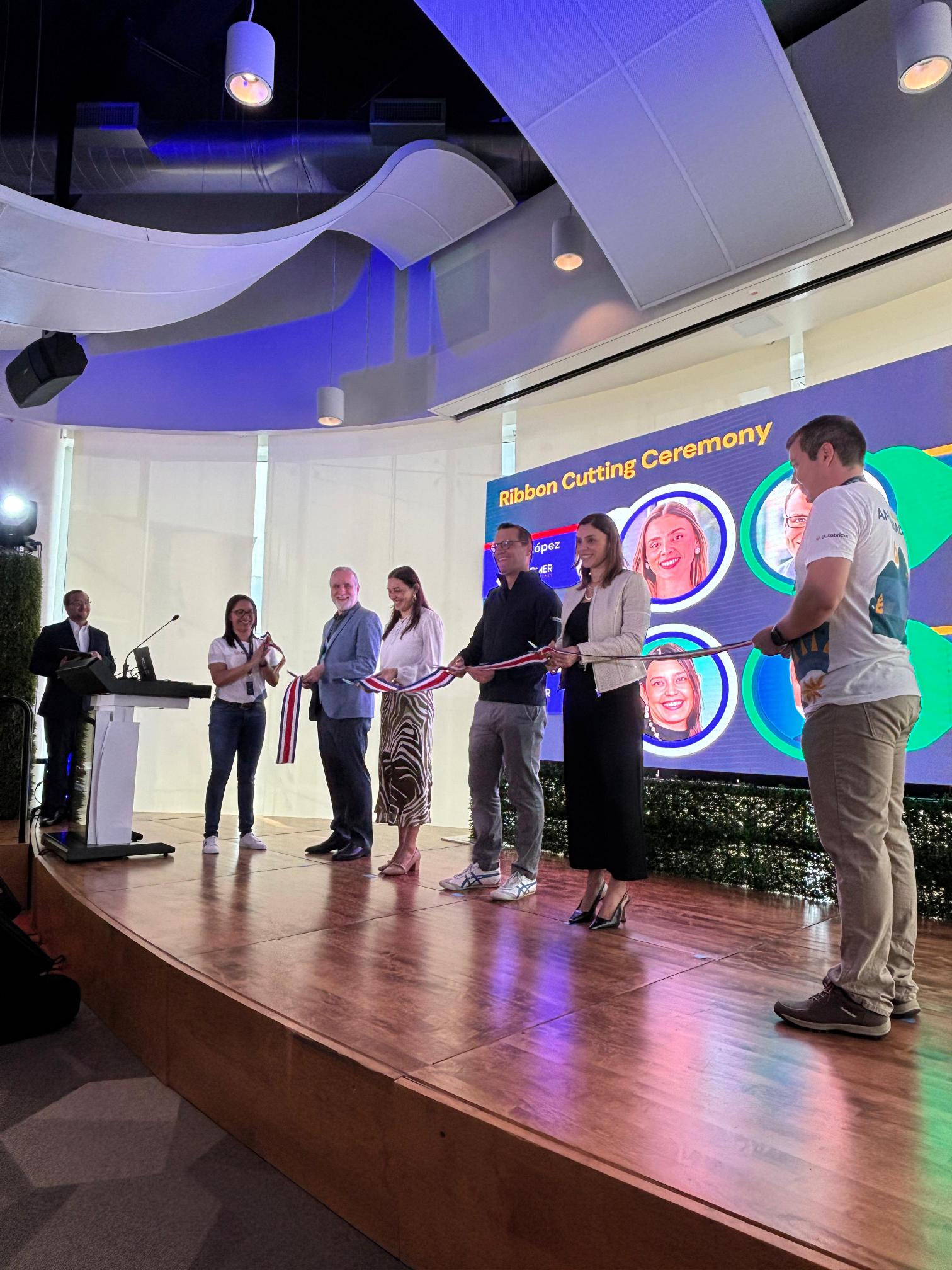 Databricks amplía sus operaciones en Costa Rica con la apertura de una nueva oficina