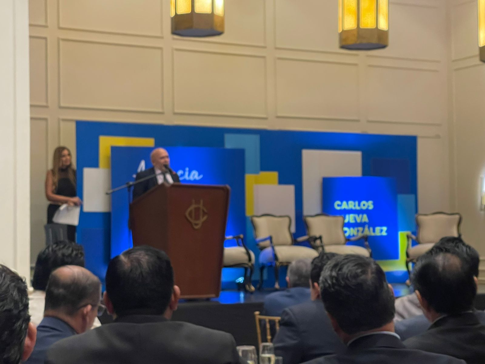 Un lanzamiento memorable: Carlos Cueva González presentó su libro Audacia, liderazgo y coraje en Guayaquil