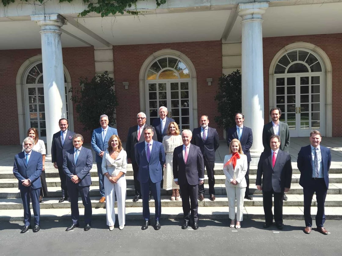 Empresarios iberoamericanos de CEAPI presentan a Pedro Sánchez sus proyectos de inversión en España