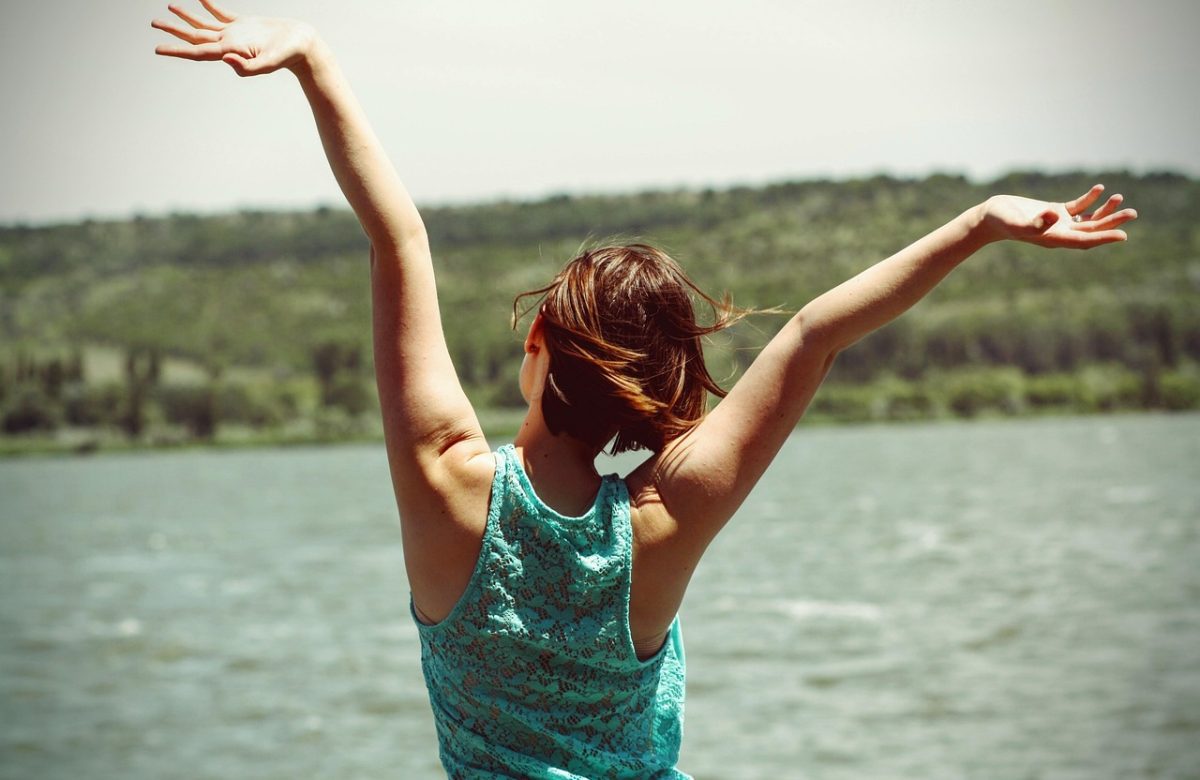 Qué es la fórmula de la felicidad 3-30-300, que disminuye el estrés en un entorno natural