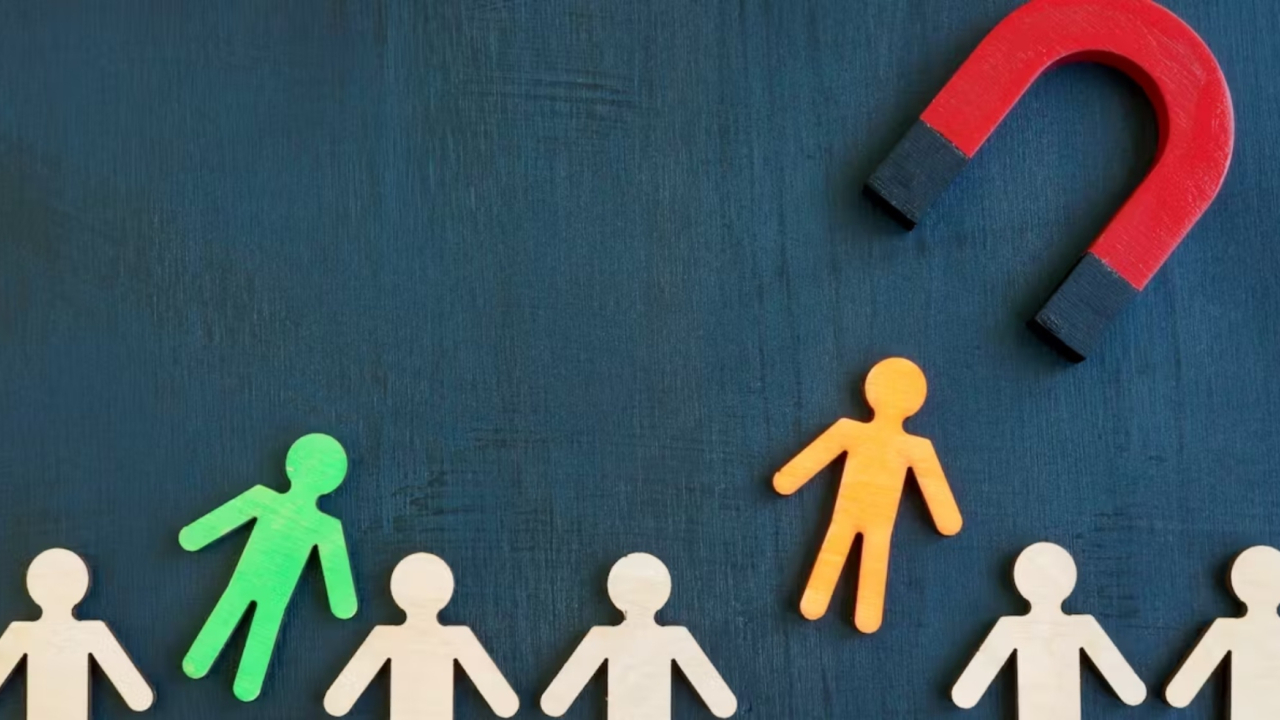 ¿Cuándo desarrollar talento y cuándo contratar? El dilema de la escasez de habilidades