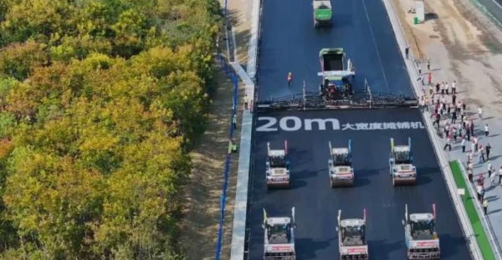 Robots con IA  construyen carreteras: dónde está ocurriendo