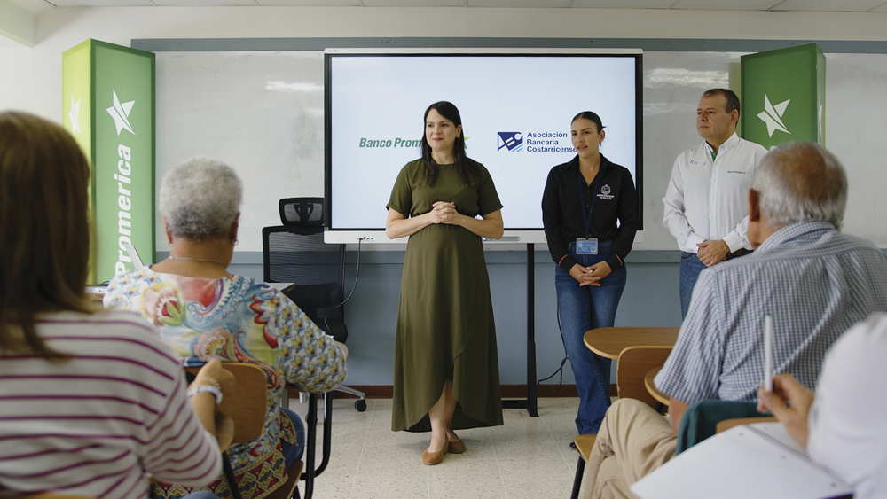 Banco Promerica Costa Rica, cuando aprender a usar el celular se convierte en libertad