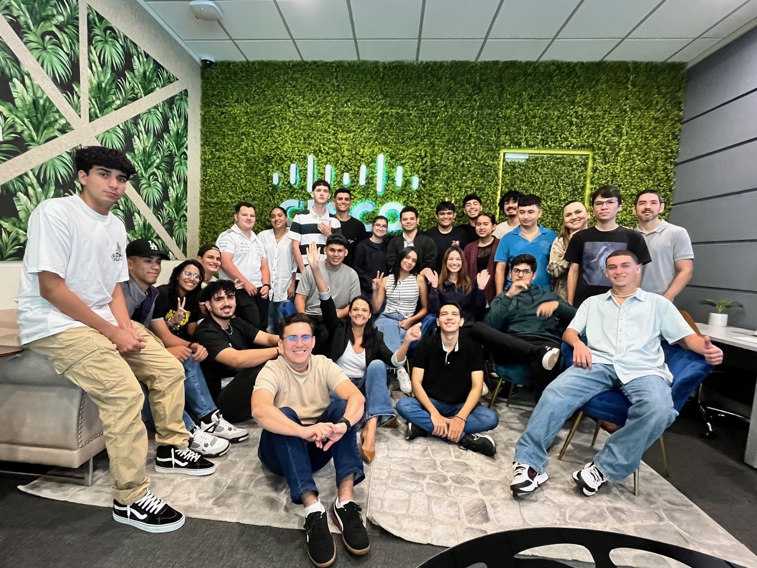 Talento digital costarricense que transforma: el 2% que puede cambiar el futuro del país