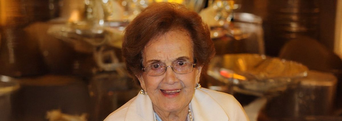 Doña Amandita, una vida bordada con amor, fe y carácter