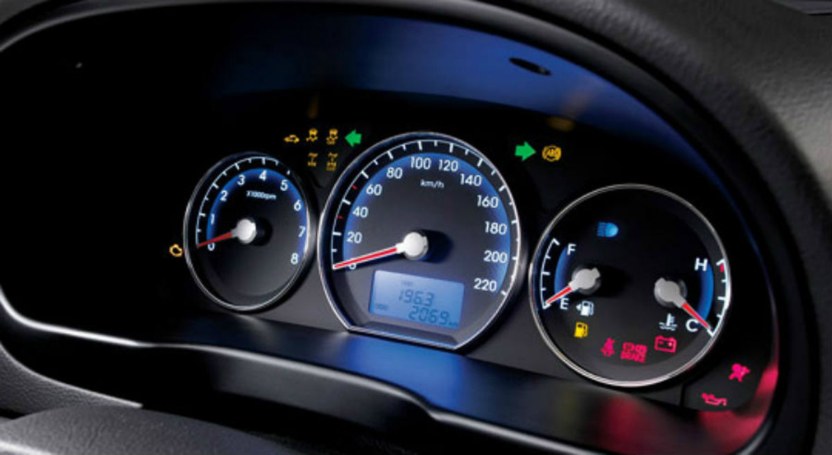 Entender los indicadores de su vehículo puede ayudarle a una conducción más segura y eficiente
