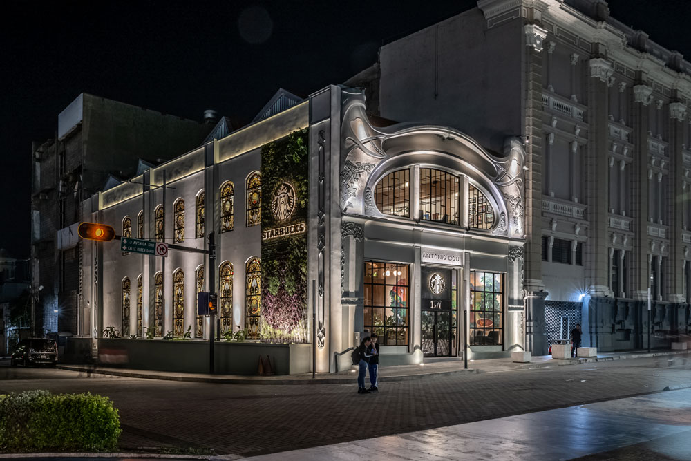 Starbucks celebra 15 años en El Salvador con la apertura de  “Casa Bou”, una tienda insignia única en su tipo