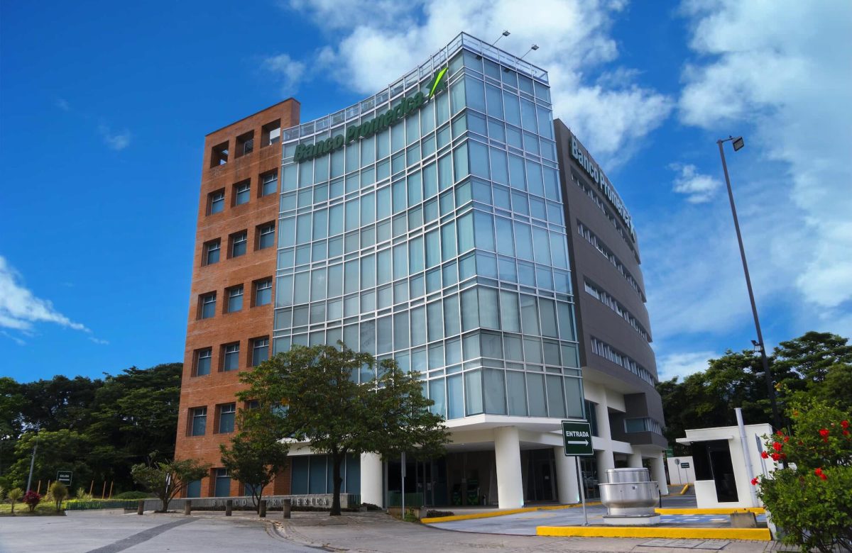 Banco Promerica El Salvador acelera su transformación digital: premios, adopción y una Súper App