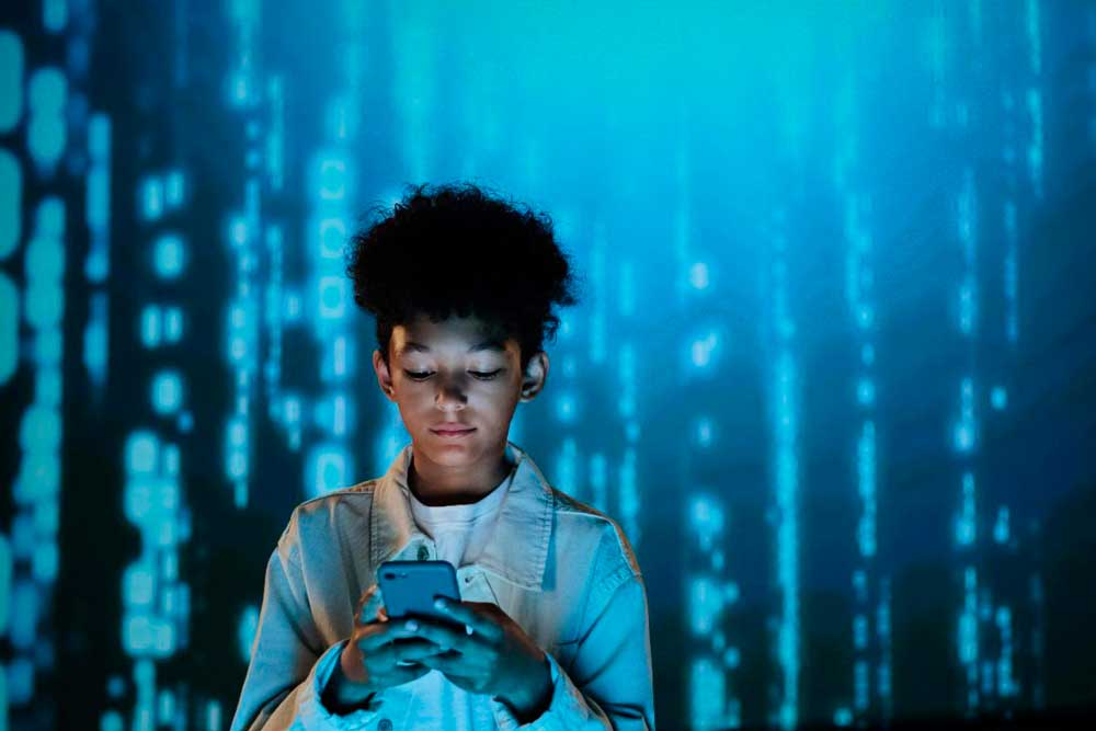 La importancia de educar a los niños para proteger el dinero en el mundo digital