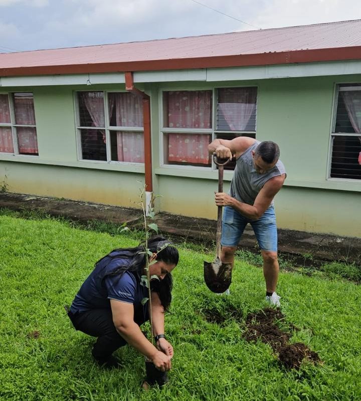 Costa Rica: Comunidad libanesa se une al proyecto «Alajuela Reforesta Responsablemente» y donó 243 árboles en agradecimiento