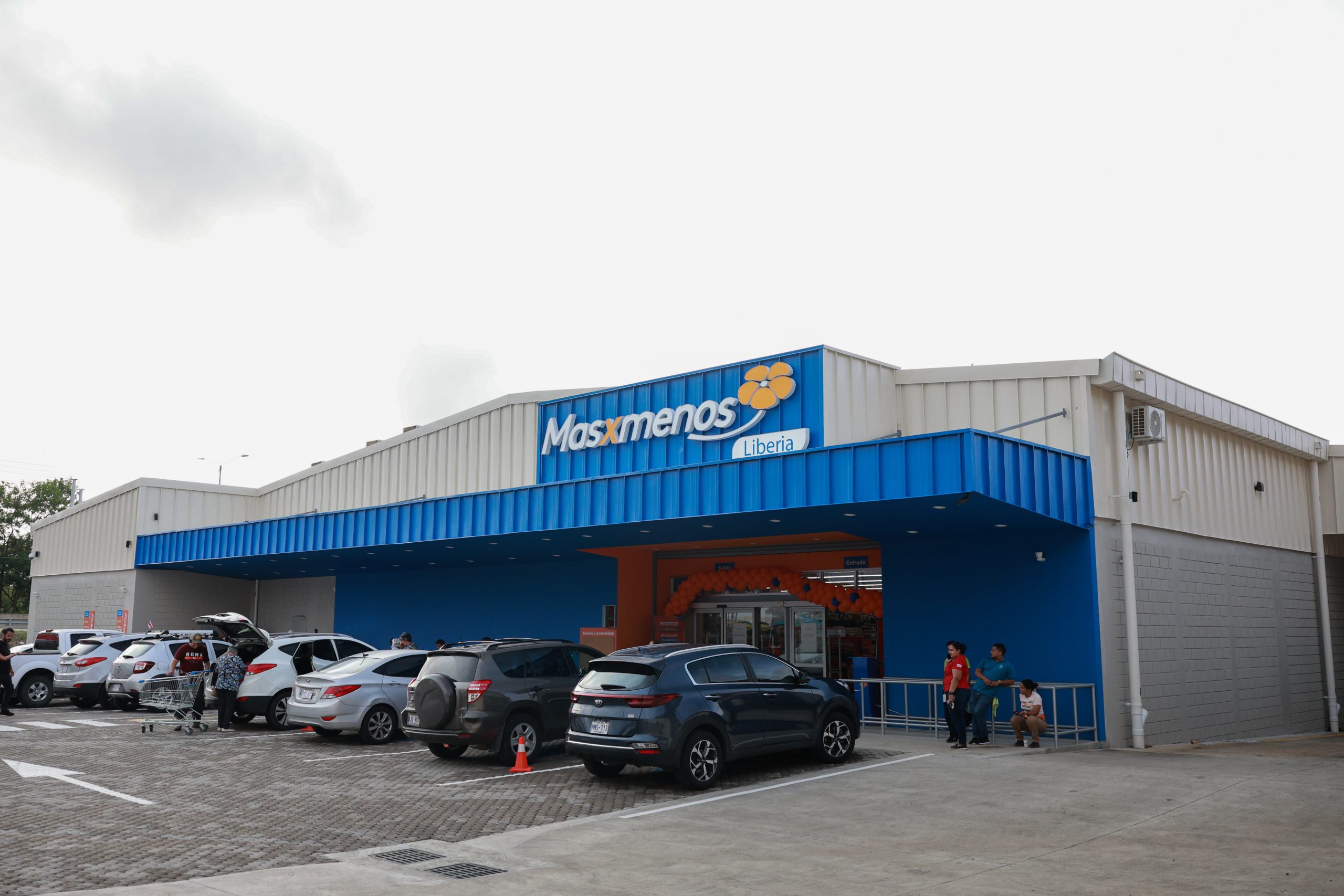 Walmart continúa expansión con tres nuevas tiendas