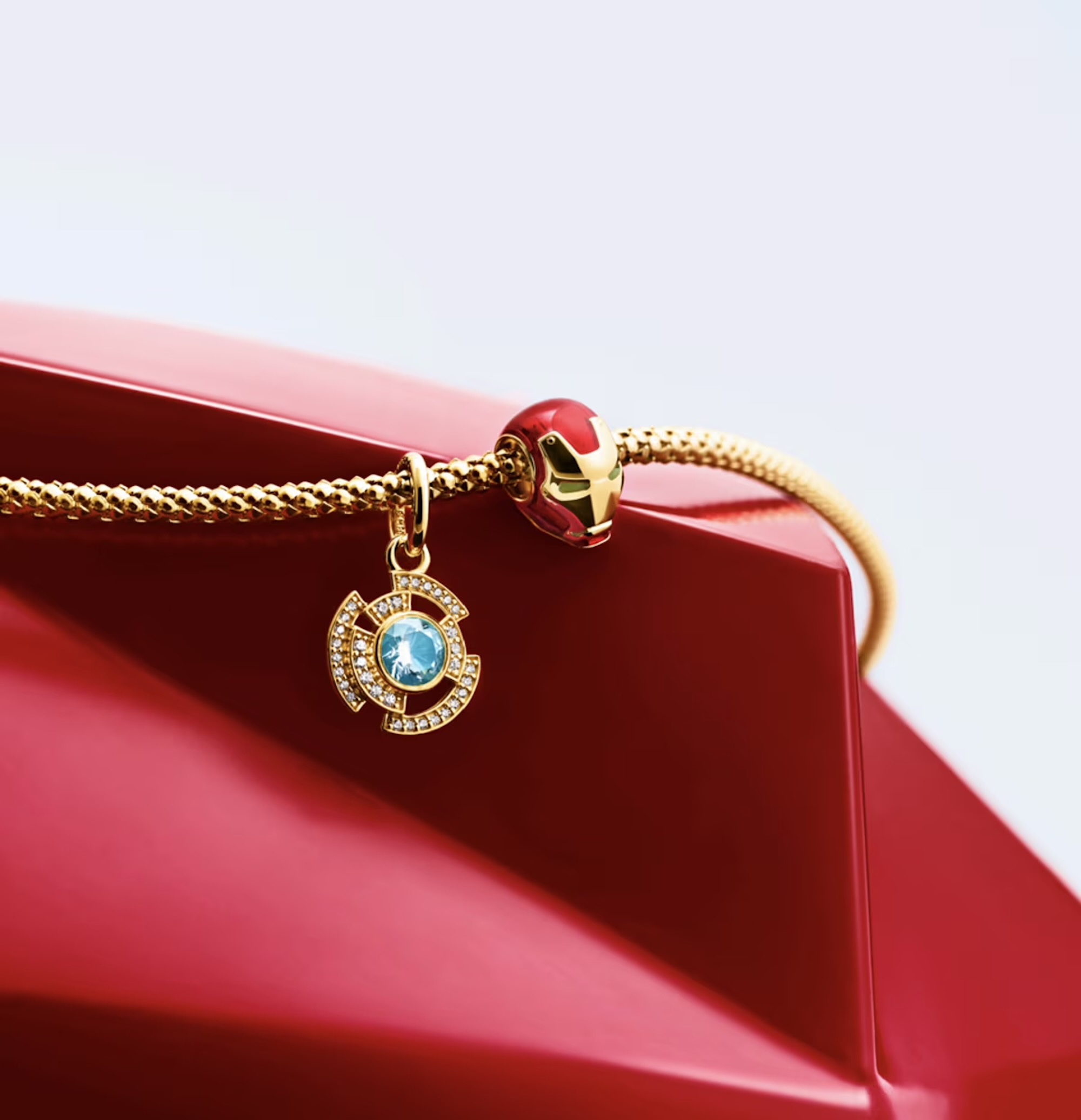 Pandora lanza nueva colección Marvel x Pandora