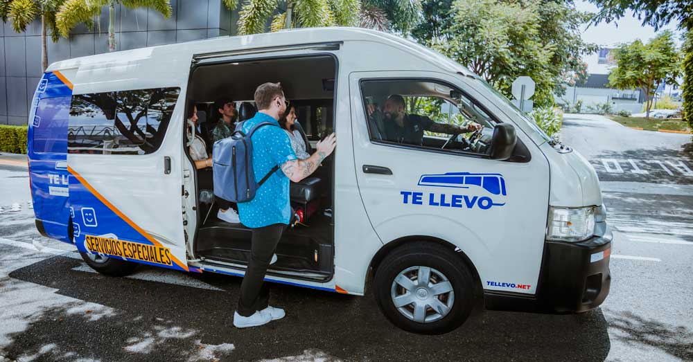 Siete beneficios del uso del transporte empresarial