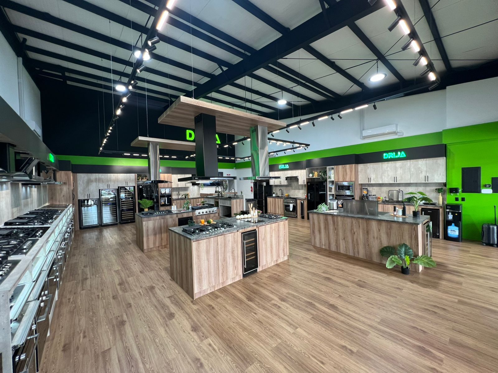 Superiore inaugura el primer showroom exclusivo de DRIJA en Costa Rica