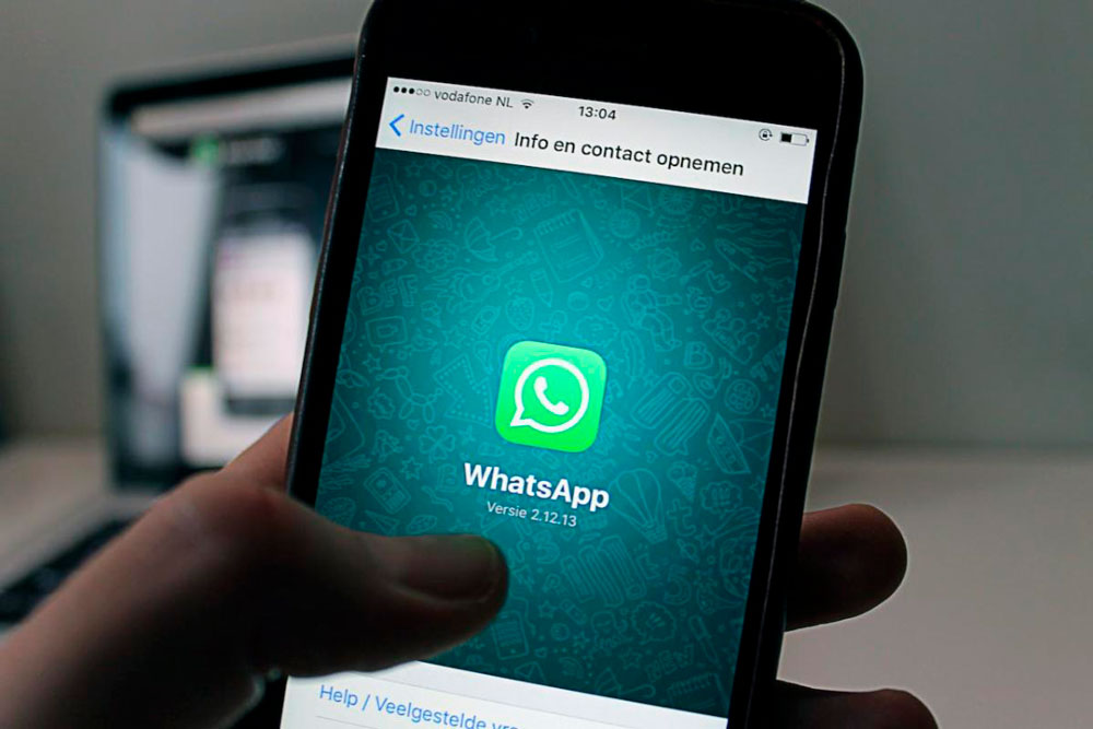 Compartir información confidencial por WhatsApp pone a los empleados en la mira de ciberataques