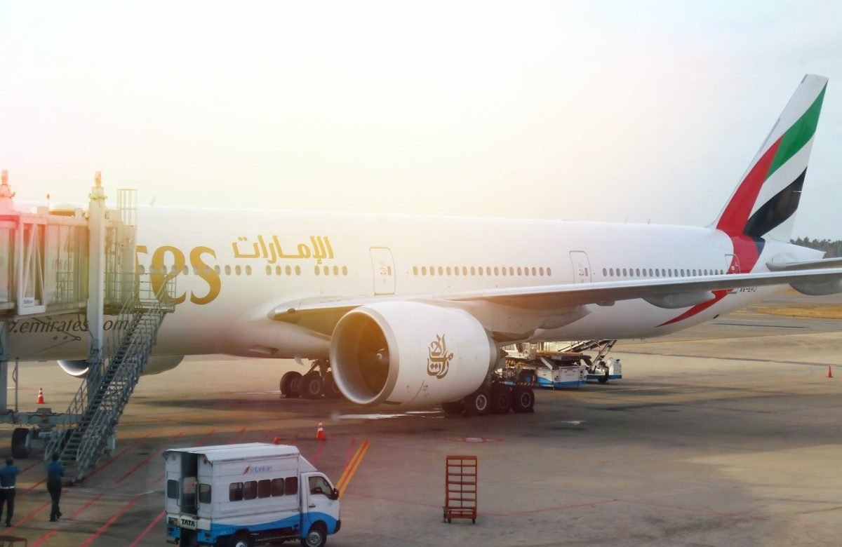 Pasajeros de la aerolínea Emirates contarán con Wifi de Starlink de forma  gratuita