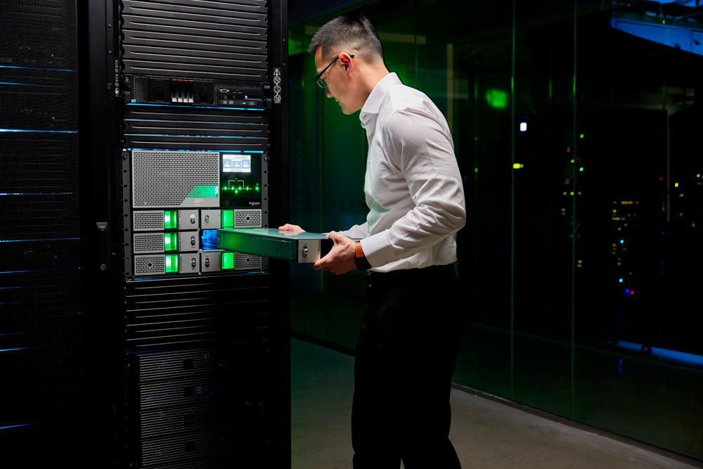 La transición hacia baterías de litio impulsa la sostenibilidad en centro de datos globales