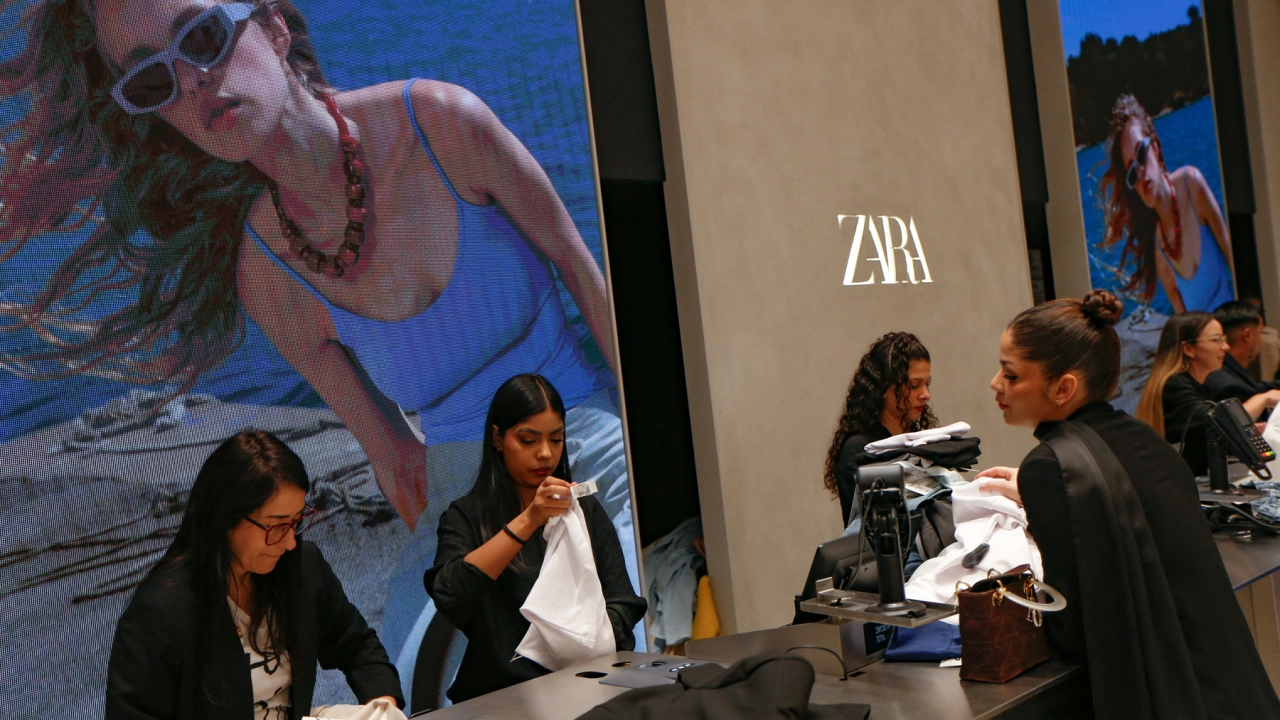 Zara recurre a la IA para generar imágenes de moda con modelos reales