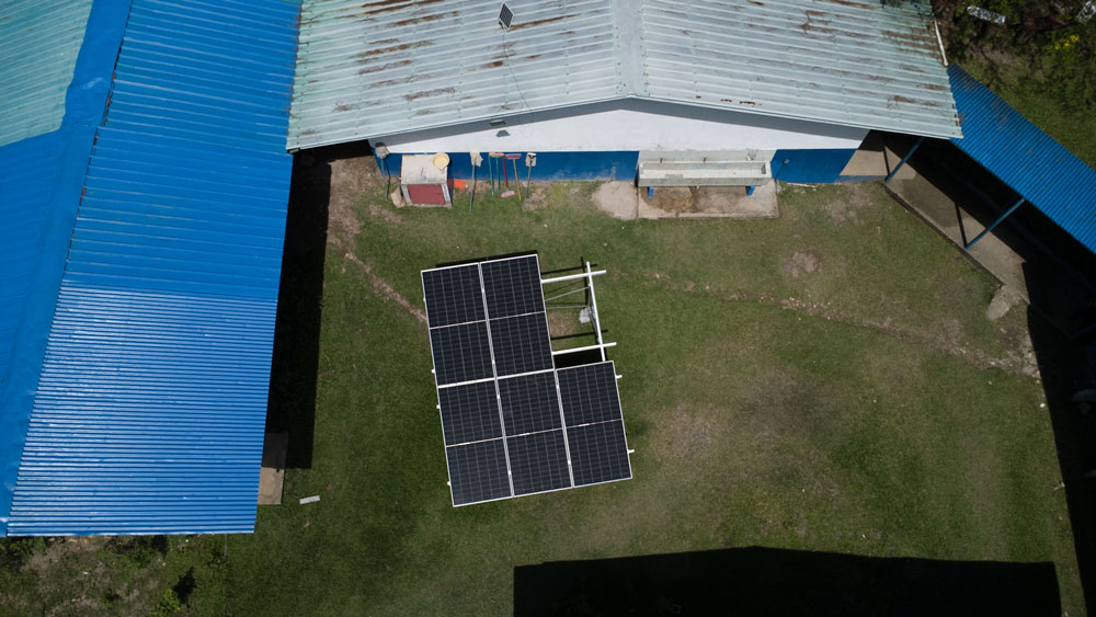 Más de 6 400 panameños reciben energía por primera vez gracias a los proyectos rurales de AES Panamá