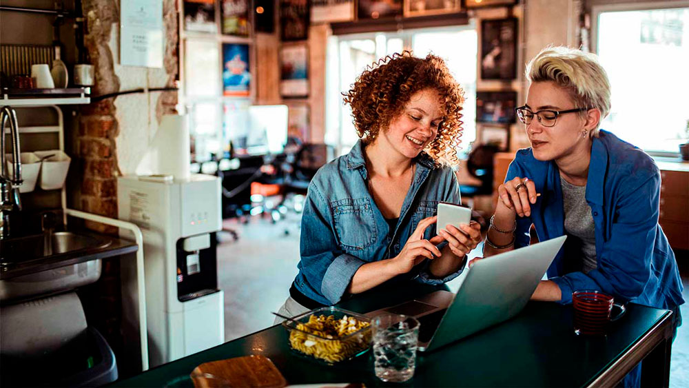 Compras y viajes de fin de año: cómo proteger sus datos hoy y mantenerlos seguros a largo plazo
