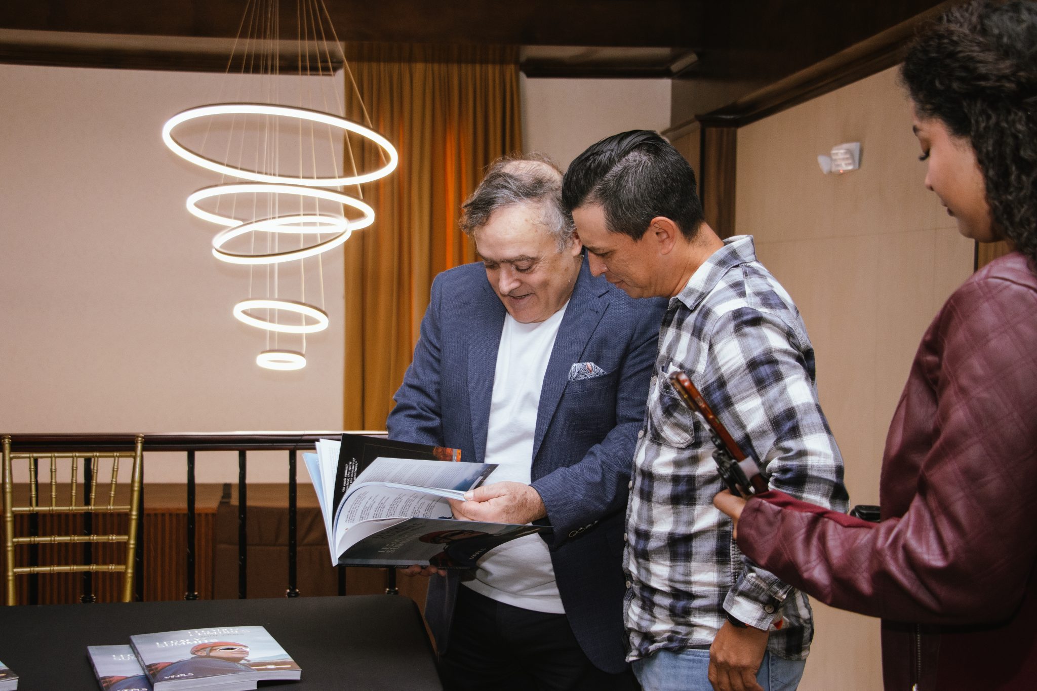jaime-vi-als-presenta-legado-de-cumbres-su-libro-inspirado-en-el