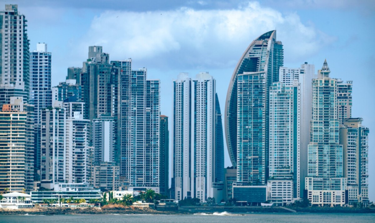 Panamá lanza un plan para fortalecer su competitividad en el comercio internacional