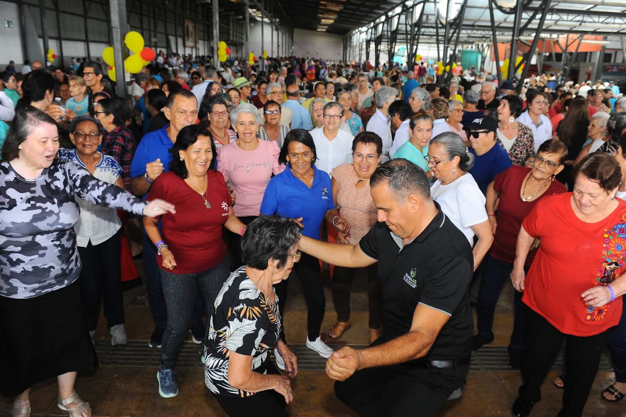 SOMOS 65 es reconocido como el proyecto de mayor impacto y voluntariado 2025 en Costa Rica