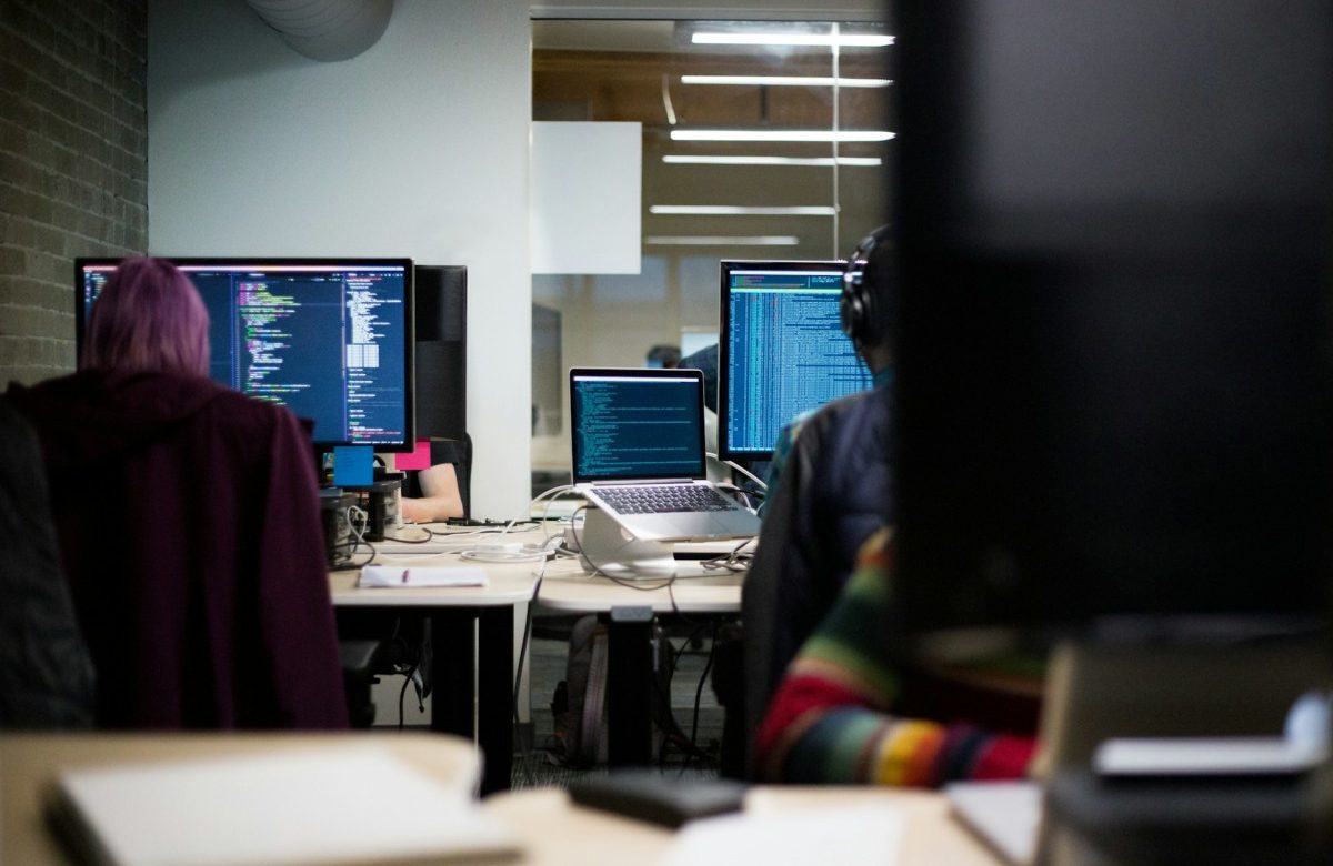 Los perfiles ligados a la IA e ingeniería serán los más demandados en 2026: LinkedIn