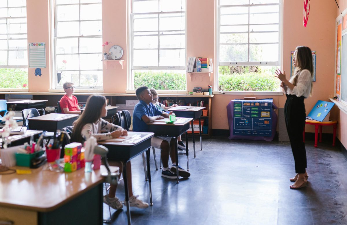 Tecnologías digitales cambian el perfil de las personas docentes: se buscan nuevas habilidades
