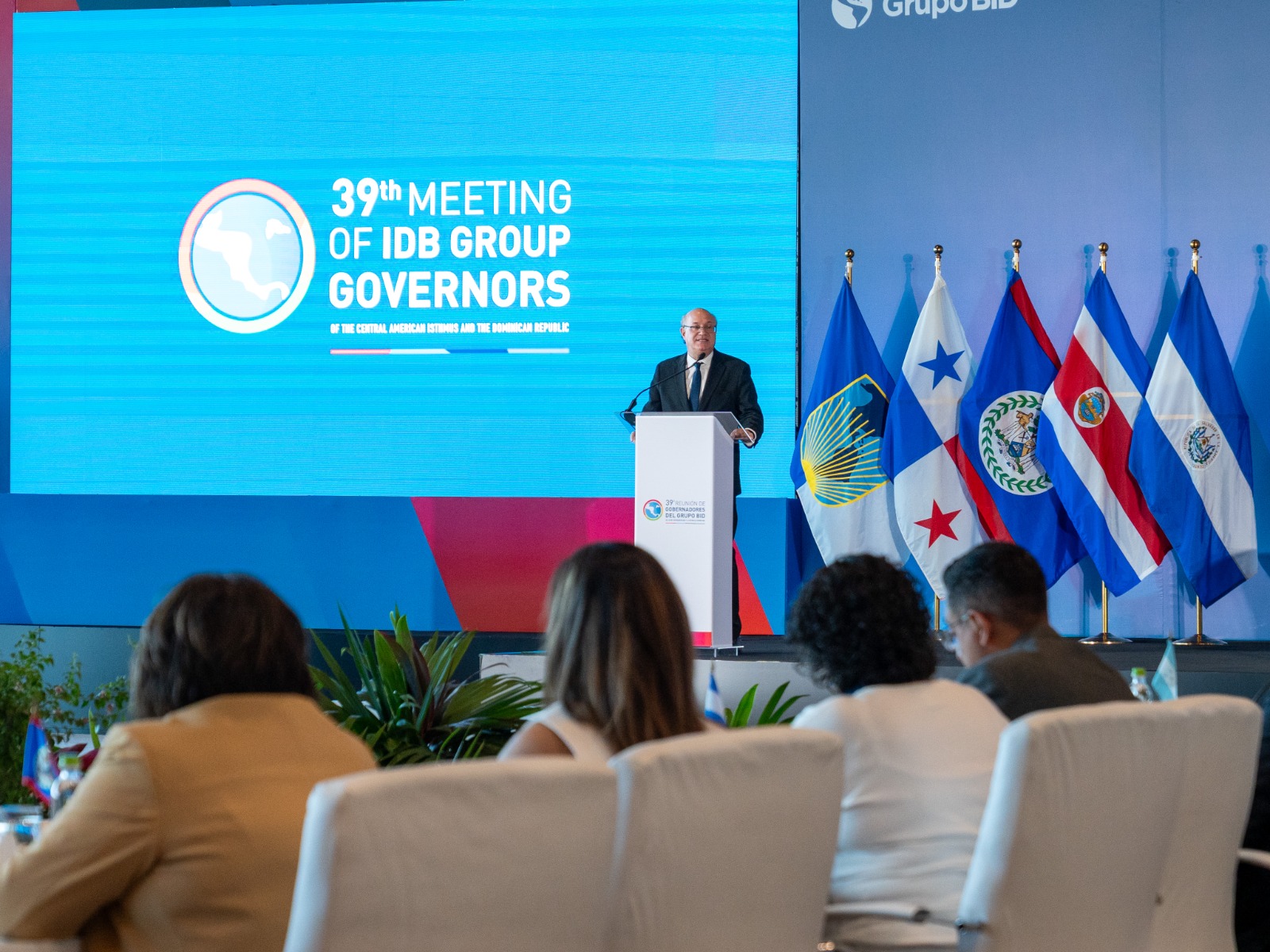 En Panamá, el Grupo BID lanza Talent Up y Cargos Pass bajo el programa América en el centro