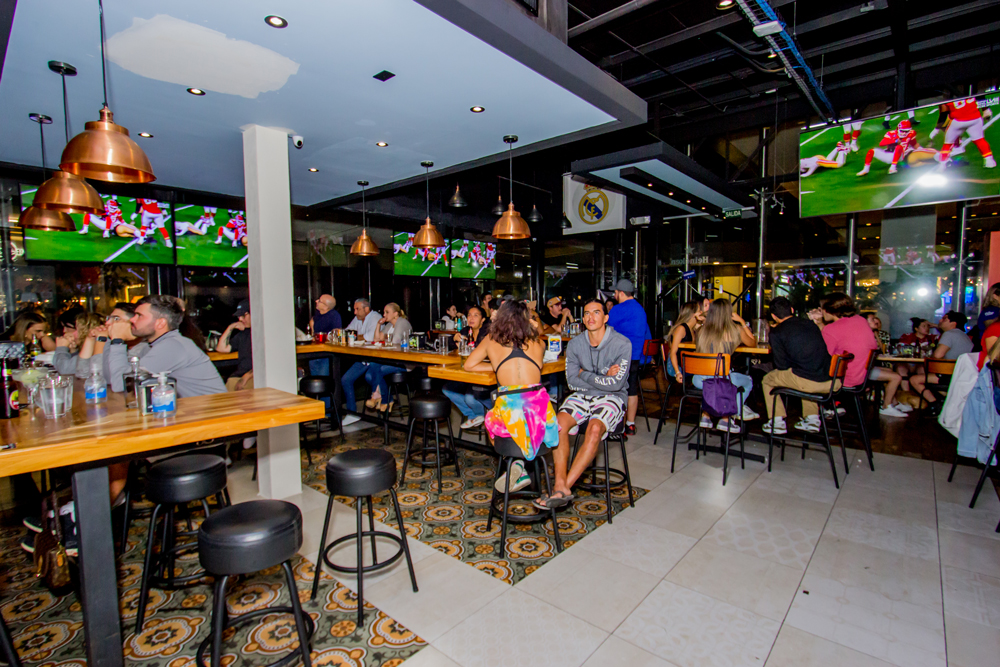 Terrazas Lindora y Plaza Tempo se suman a la tendencia global de vivir el Super Bowl como una experiencia completa