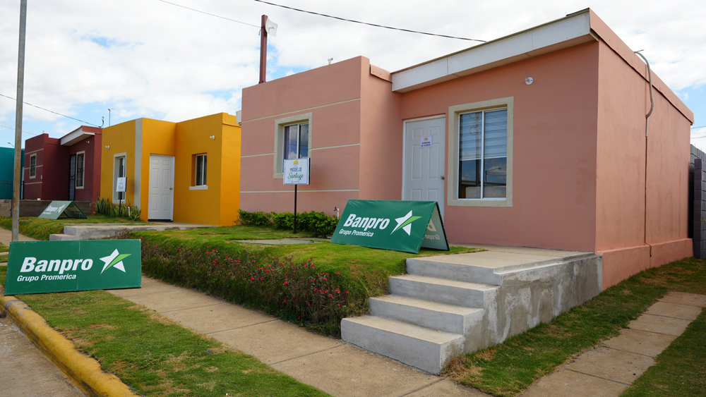 Visitan proyectos eficientes