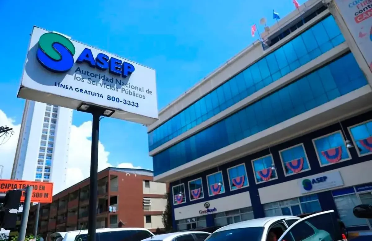 Panamá activará en 2026 licitación para tercer operador móvil y abre vitrina a inversionistas