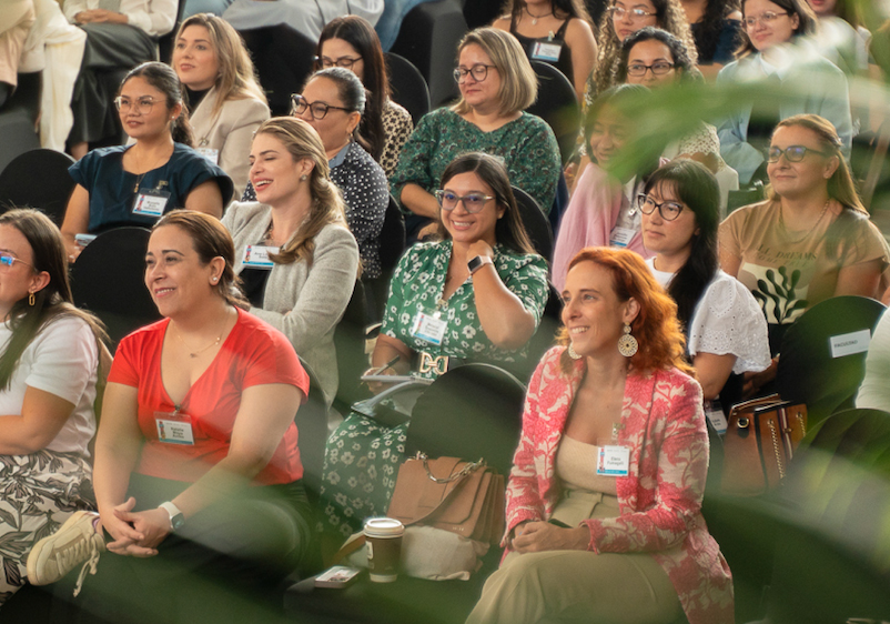 Mujeres en la región aceleran su carrera: 40% asume nuevo roles tras programa de liderazgo de INCAE