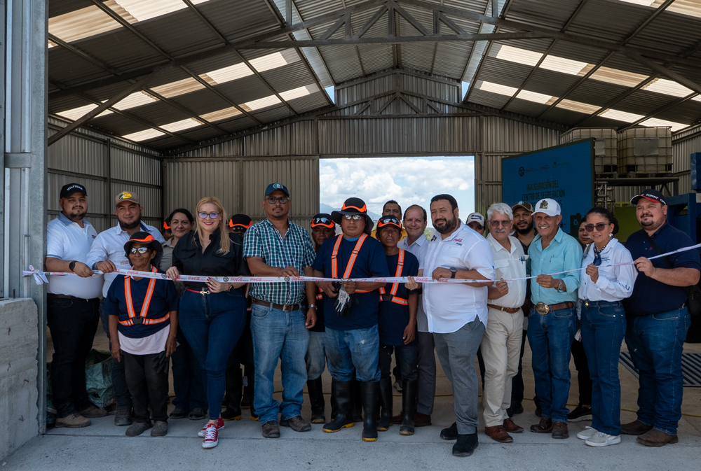 Nuevo centro de segregación equipado fortalece la gestión de residuos en Río Hondo, Guatemala