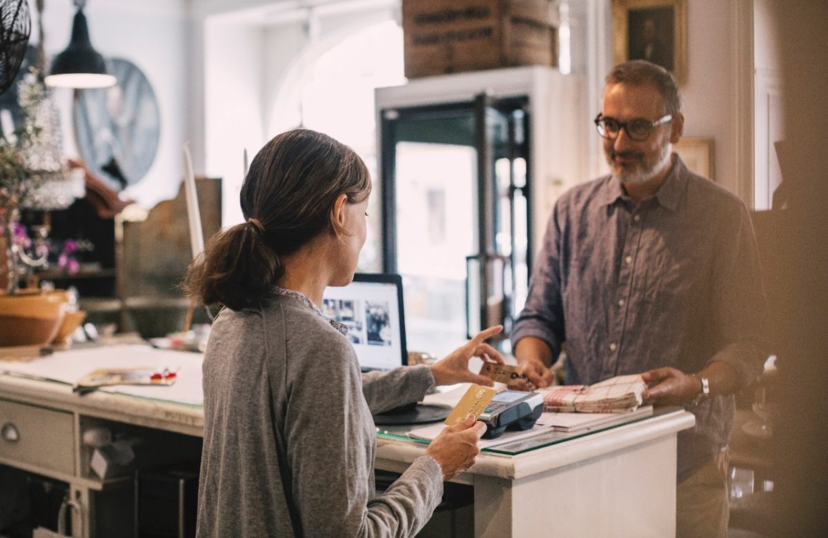 Solo 27% de pymes en Costa Rica acepta pagos con algún tipo de TPV