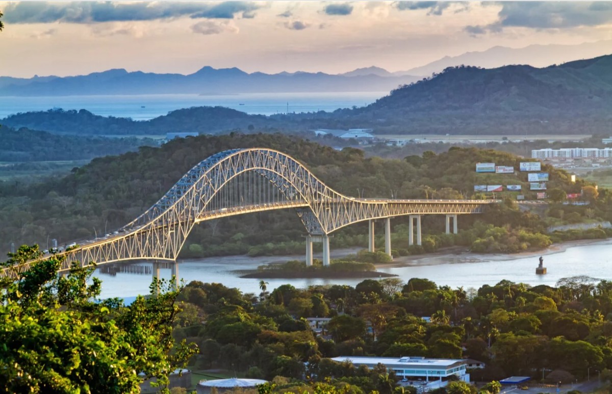 Panamá: Extienden plazos para licitaciones del corredor energético y terminales del Canal