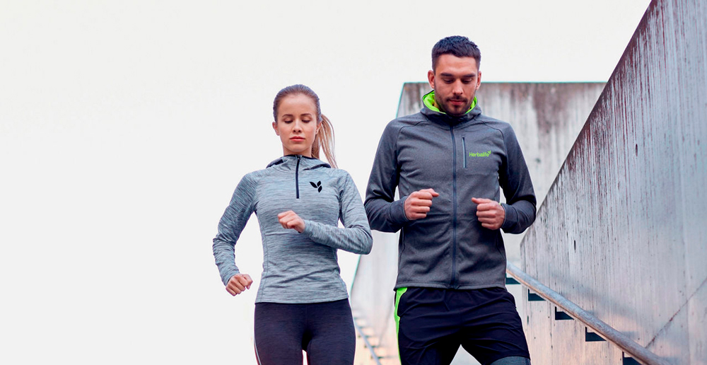 Claves para correr mejor en climas como Panamá: energía, hidratación y recuperación