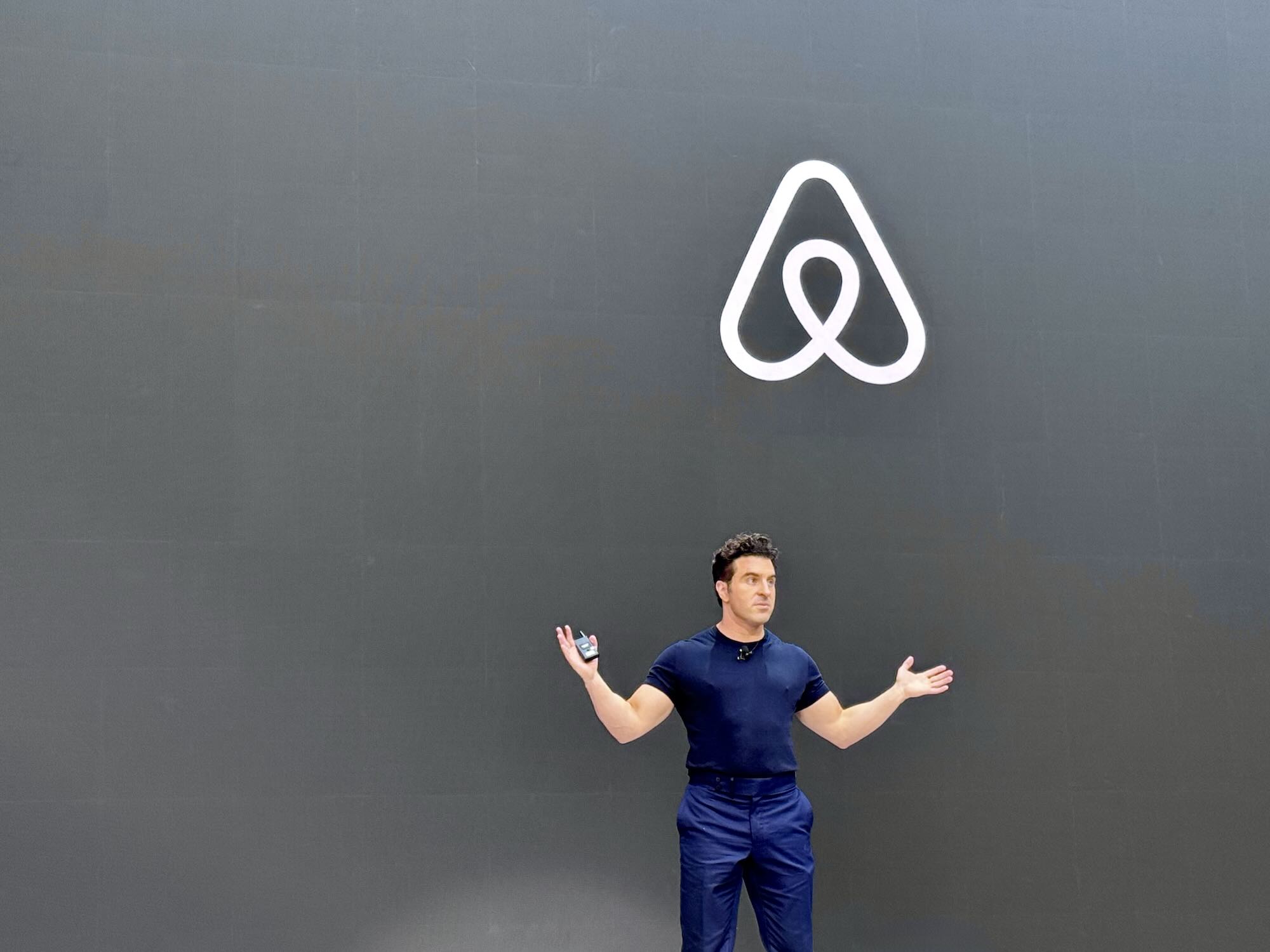 Airbnb ofrecerá alquiler en hoteles pequeños y de autos