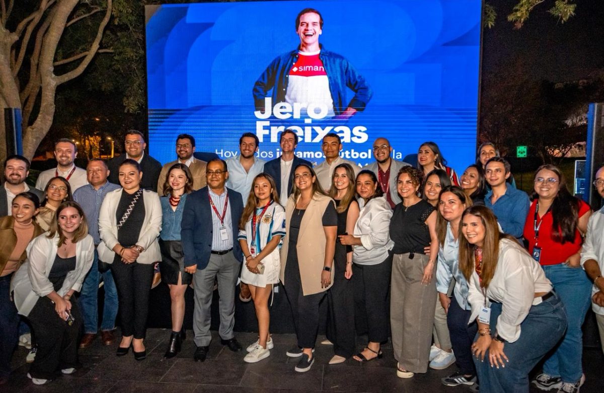 Guatemala: Almacenes SIMAN acerca a sus clientes a la pasión del fútbol con un meet & greet junto a Jero Freixas