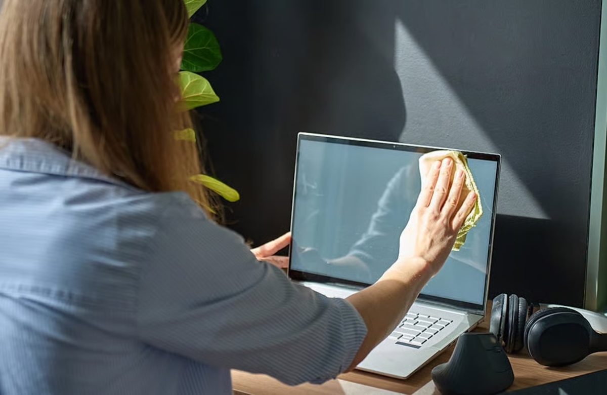 Cómo limpiar correctamente la pantalla de su computadora sin dañarla